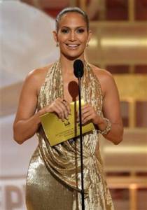 ဂ်နီဖာလ�ုပက္ကဆုေၾကၿငာေပးေနစဥ္