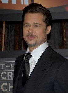 The Curious Case of Benjamin Buttonဇာတ္ကားၿဖင့္ဆူလ်ာထာခံရသူဘရက္ပစ္ကသရူပ္ေဆာင္ေလာကမွနနားယူေတာ့မည္ဟုဇန္န၀ါရီလ၈ရက္ေန့ကေၿပာခဲ့သည္