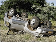 ေရွ့မွလာေမာင္းႏွင္လာေသာထရပ္ကားကတမင္၀င္ေရာက္တိုက္ခိုက္မႈေၾကာင့္တိမ္းေမွာက္သြားေသာေမာ္ဂန္ခ်န္ဂီရိုင္း၏ကား