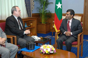 ေမာ္ဒိုက္သမၼတႏွင့္ကုလအထူးသံ ဓာတ္ပံု-www.miadhu.com