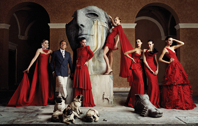 သမၼတ ကေတာ္ဂ်က္ကလင္း ကေနဒီ ၾကိဳက္ႏွစ္သက္ခဲ့သည့္ ဗယ္လင္တီႏို၏နာမည္ ေက်ာ္ အနီေရာင္ဖက္ရွင္