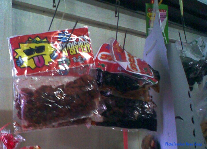 ဆိုးေဆး ႏွင့္ ပလတ္စတစ္ အိတ္ အသံုးမျပဳရေရး ဂယက္ေၾကာင့္ စားေသာက္ကုန္လုပ္ ငန္းတို ့အခက္္ေတြ ့ေနရာ ဇီးယို လုပ္ငန္းတို ့ရွင္ တို ့လည္းဆိုးေဆး ပါကုန္ ပစၥည္းတားျမစ္ရက္ ကိုတထိတ္ထိတ္ျဖင့္ ေစာင့္ေမွ်ာ္ေနရသည္