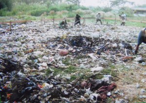 ေပႏွစ္ဆယ္ေက်ာ္ တူးေသာ္လည္းေျမသားမေတြ ့ရသည့္ ပလတ္စတစ္ အမႈိက္ပံုေျမေနရာ