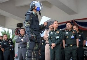 အာဆီယံ အစည္းအေ၀းအတြက္ ရဲတပ္ဖြဲ ့က ဖူးခက္တြင္ စတင္လံုၿခံဳေရးယူေနစဥ္ AFP Photo