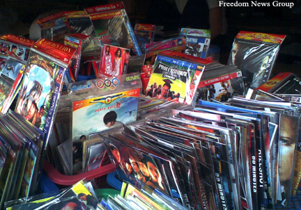 အေမရိကန္ တြင္ ဒီေန ့ရံုတင္လွ်င္ မနက္ျဖန္ ရန္ကုန္ၿမိဳ ့လမ္းမ်ားေပၚတြင္ ျမန္မာစာတန္းထိုးျဖင့္ရ ႏိုင္သည့္ ဒီဗီဒီ ဇာတ္ကားမ်ား