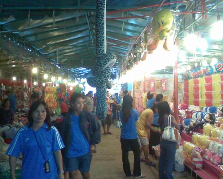 မဲေဆာက္တြင္ က်င္းပေနေသာ မိဖုရားႀကီးသီရိေခာတ္ ေမြးေန ့ပြဲ