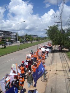 ၿငိမ္းခ်မ္းေရးခ်ီတက္ သူမ်ားေသာင္ရင္း ျမစ္ကမ္းေဘးထိ ခ်ီတက္စဥ္ ဓာတ္ပံု-ျမတ္သူ