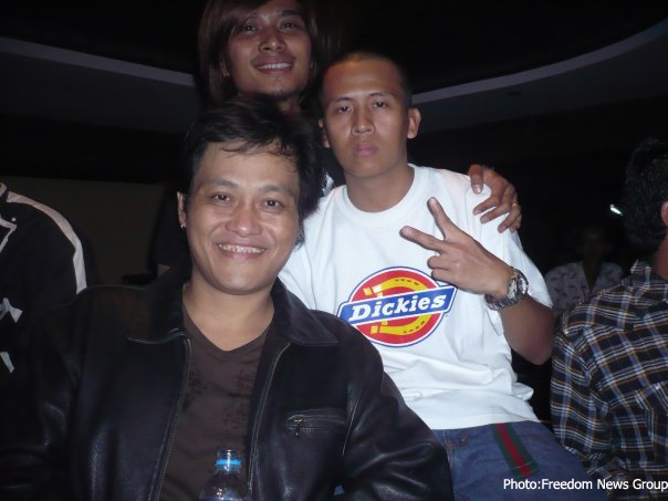 ေလးျဖဴ၊ရန္ရန္ခ်န္း ႏွင့္ R ဇာနည္တို ့အားစက္တင္ဘာလဆန္းက က်င္းပခဲ့သည့္ေဖ်ာ္ေျဖေရးပြဲစဥ္တစ္ခုတြင္ အတူေတြ ့ရစဥ္