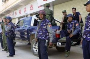 ကိုးကန္ ့ေဒသတြင္ အေျခစိုက္ထားသည့္ ရဲတပ္ဖြဲ ့၀င္မ်ား ဓာတ္ပံု-ရိုက္တာ