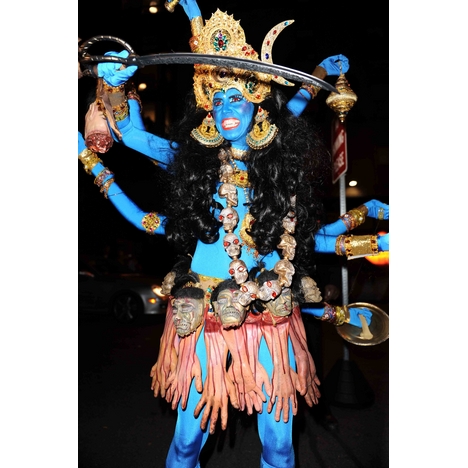 ေဟဒီကလမ္၏ ေဟာလို၀န္းဖက္ရွင္