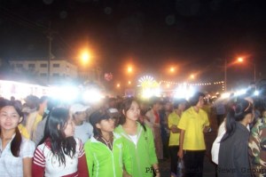 ျမန္မာေရႊ့ေျပာင္းအလုပ္သမားမ်ားျဖင့္စည္ကားေနသည့္ မဲေဆာက္လြိဳင္ကထုန္ပြဲေတာ္