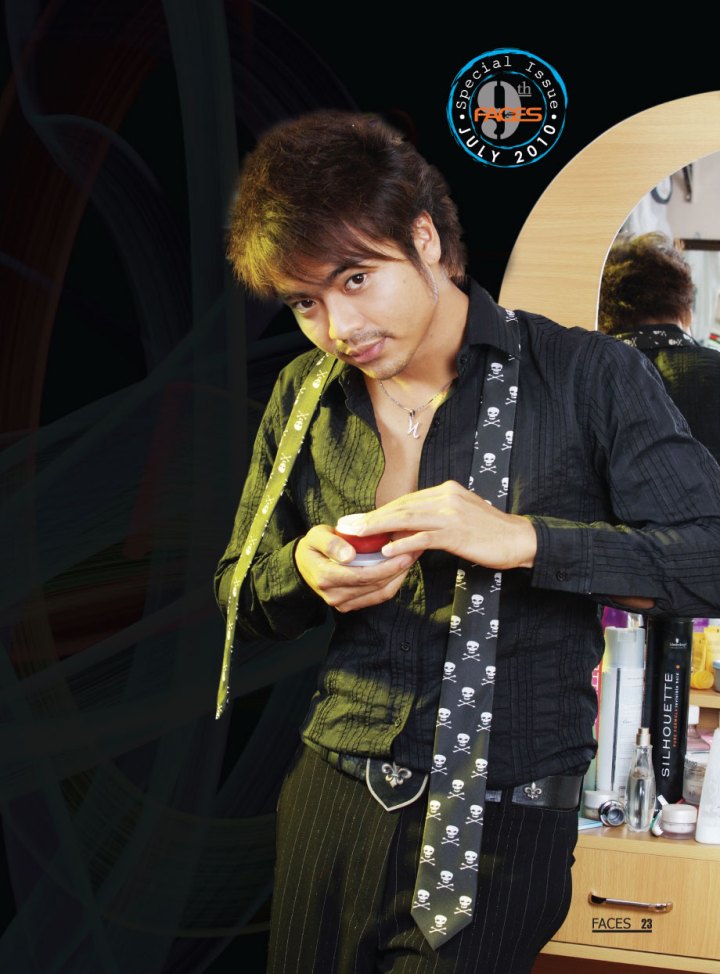 ၂၀၁၀ တြင္ ရန္ကုန္ ႏွင့္ နယ္ပရိသတ္ မ်ား က ပါ ႏွစ္ သက္လာ သည့္ မင္းသားတစ္ေ ေယာက္ ျဖစ္သည့္ ေနမင္း သည္ အျပန္လမ္း ၊ အသည္းကြဲ ျပတိုက္၊ မေမ့မယ့္မိုး ဗီဒီယိုဇာတ္ကားမ်ား ျဖင့္ လူၾကိဳက္မ်ား လာၿပီး ေနေနာ္ ၏ အခ်စ္ေရာင္ရင့္ရင့္ ကို ရုပ္ရွင္ အျဖစ္ အသက္ သြင္း သည့္ အခါ ပါ၀င္ သရုပ္ေဆာင္ အံုးမည္ ျဖစ္သည္ 