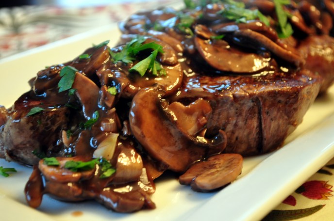 beef tenderloin with mushroom gravy 
