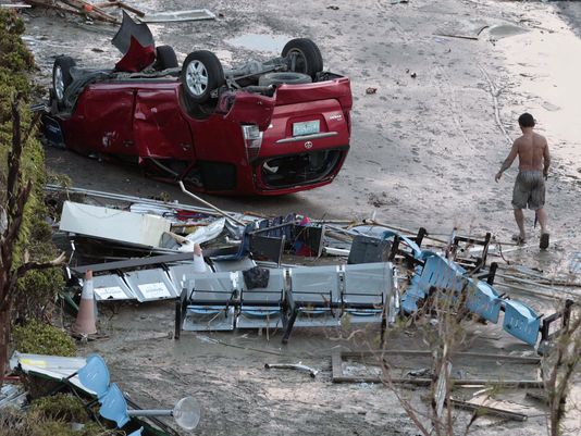 1384027080000-AP-Philippines-Typhoon-001